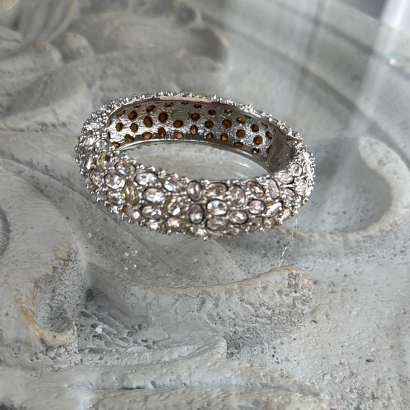 Kenneth Jay Lane Silver Crystal Bracelet - Picture 1 of 3